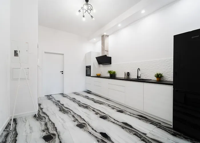 Big Old Town - 3 - 10 People - Swidnicka Street Vratislav