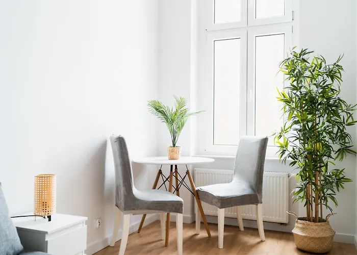 Big Old Town - 3 - 10 People - Swidnicka Street *